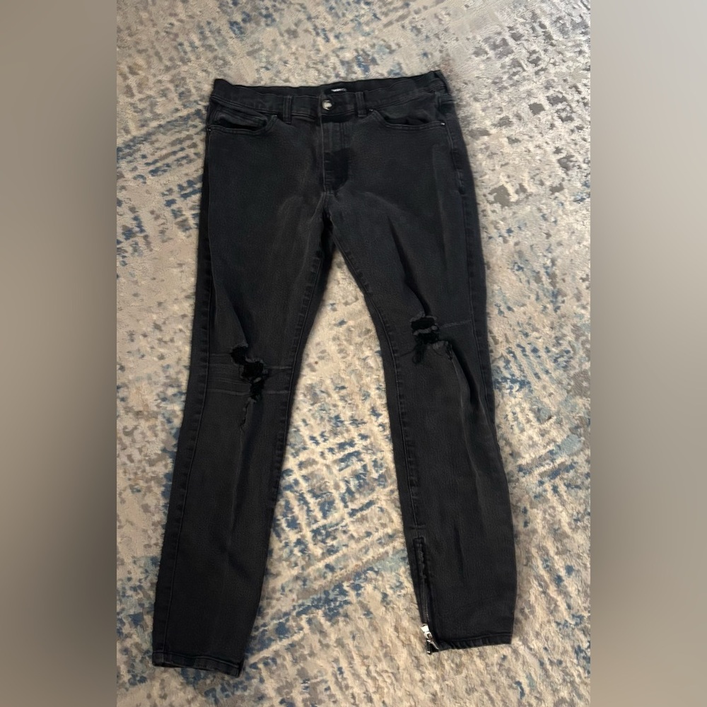 Black Distressed Jeans